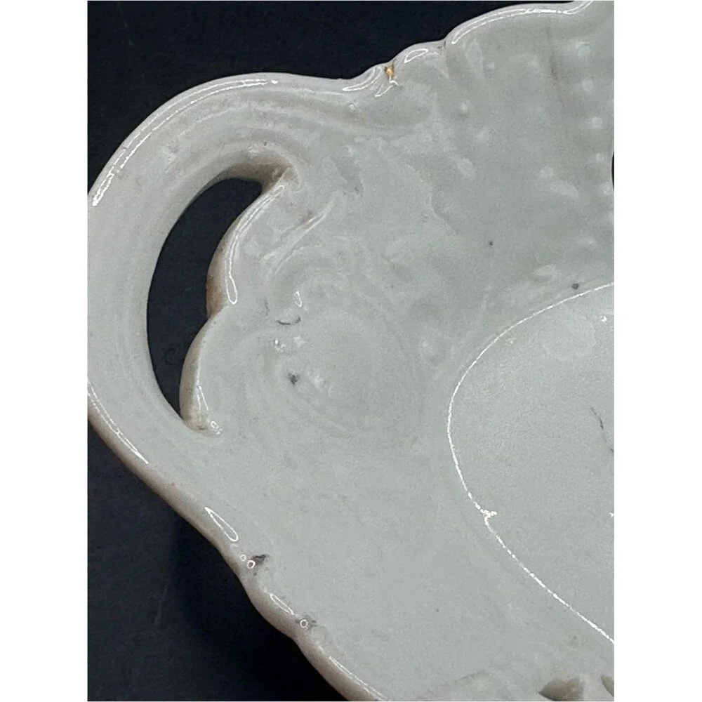 Porcelain Antique Reticulated Dish with Floral Motif